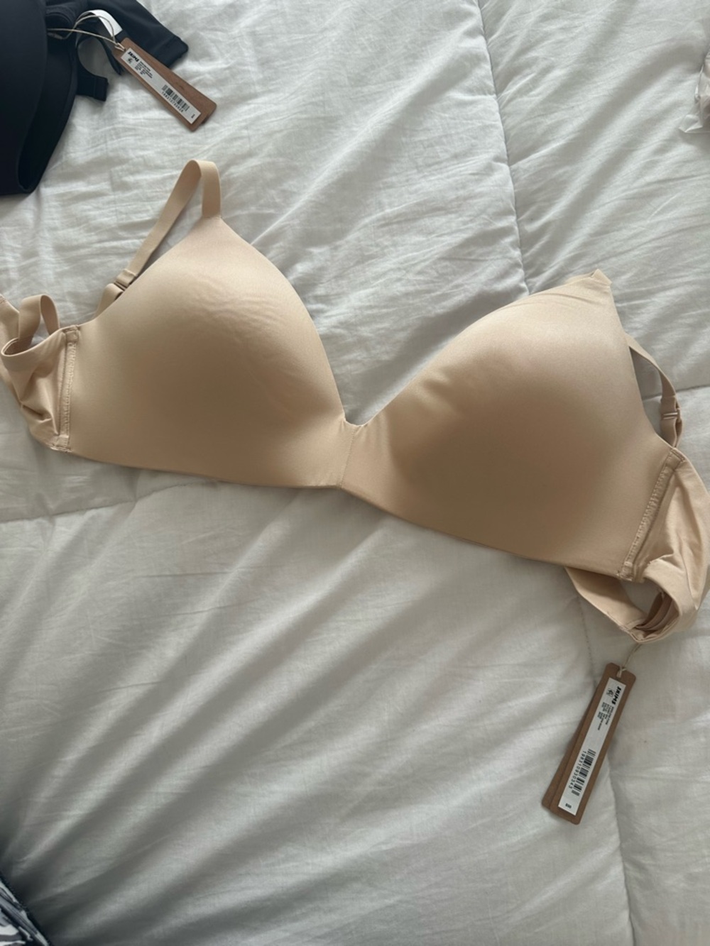 SKIMS Seamless Nude Molded T-Shirt Bra